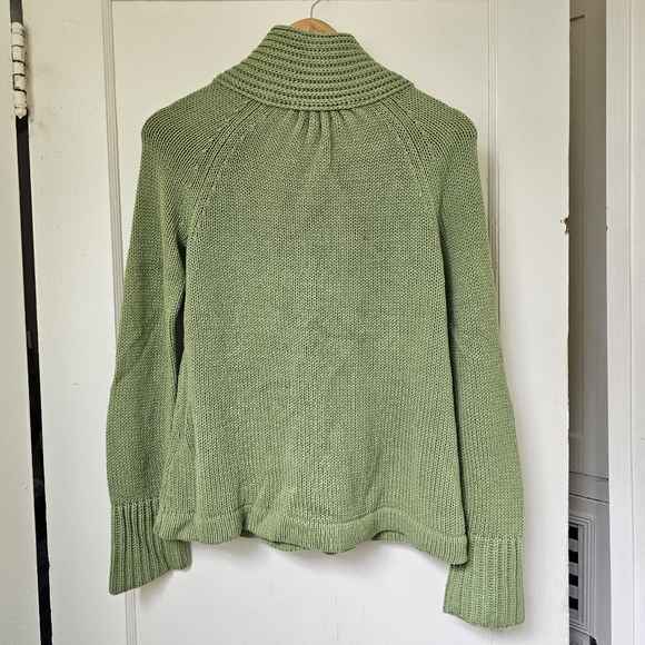 Old Navy 2 button shawl (M) - Picture 5 of 9